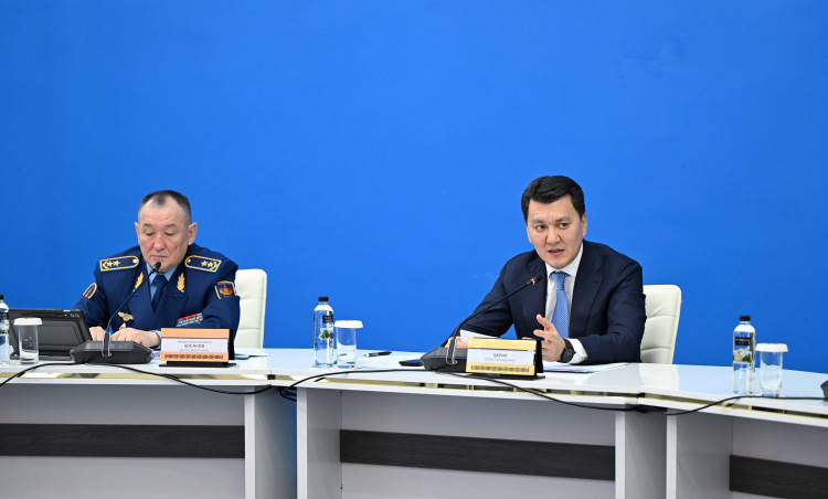 Memlekettik keńesshi áskerı-patrıottyq tárbıe jónindegi jumysty kúsheıtýdi tapsyrdy