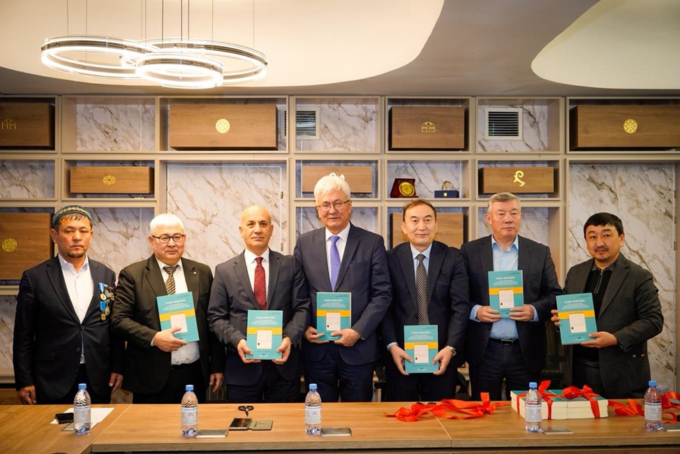 Qazaq handyǵy týraly qundy eńbek