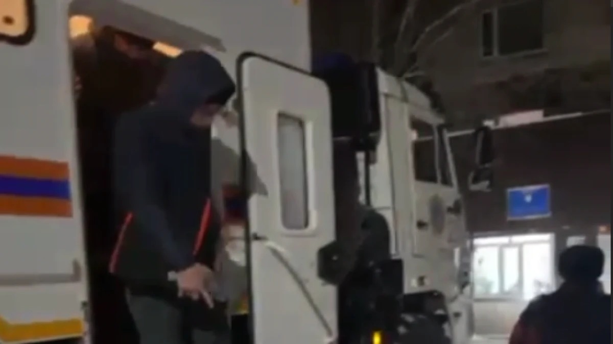 Qaraǵandy oblysynda jolda qalyp qoıǵan 32 jolaýshy qutqaryldy