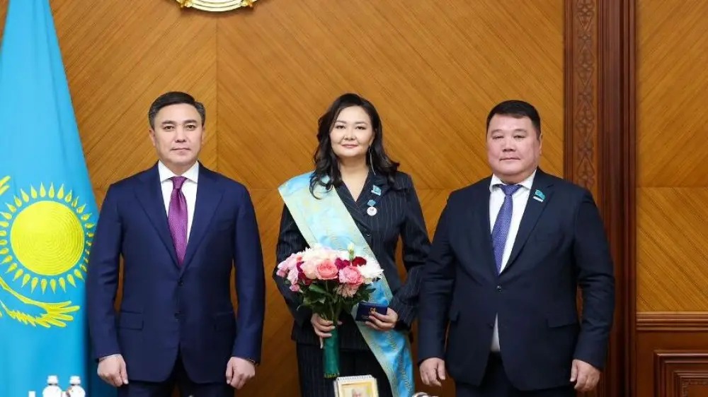 Álııa Iýsýpova Shymkent qalasynyń Qurmetti azamaty atandy