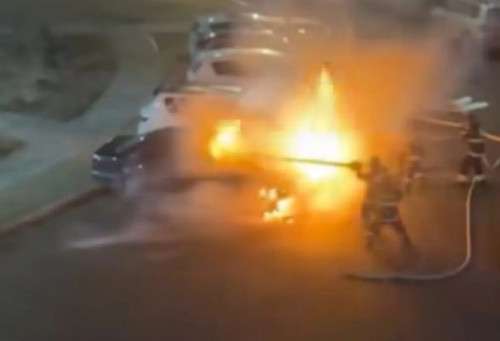 Aqtaýda túnde avtokólik órtendi