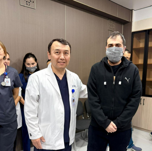 Almatyda júrek transplantasııasyn jasatqan naýqas otbasyna oraldy