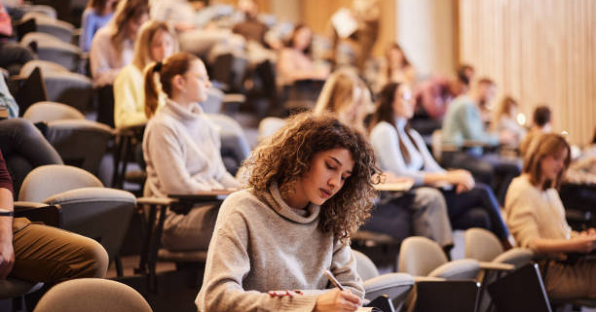 2025 jyly elimizge shetelden 35 myń stýdent kelgen