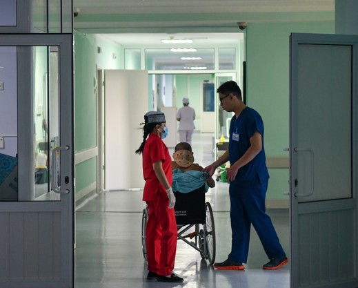 Qamqorlyq aıasyndaǵy ıgilikti ister