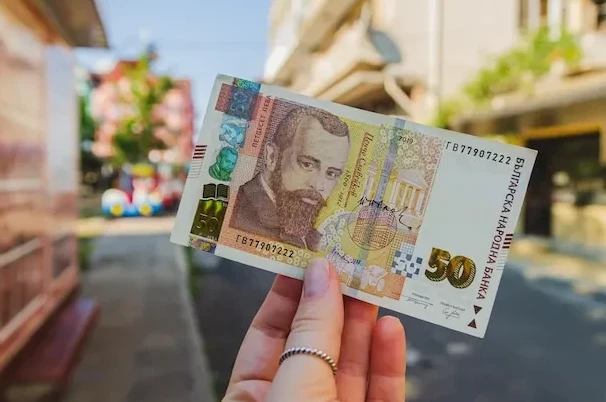 Bolgarııa 2026 jyldan bastap eýroǵa ótedi