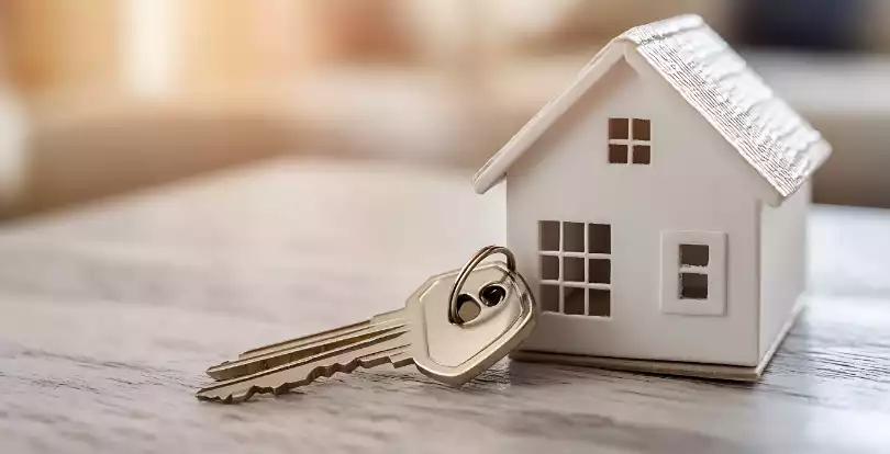 Astanada 10 jas ǵalymǵa úı berildi