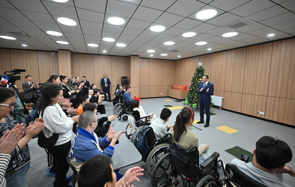 Jas parasportshy-bochchıstermen kezdesti