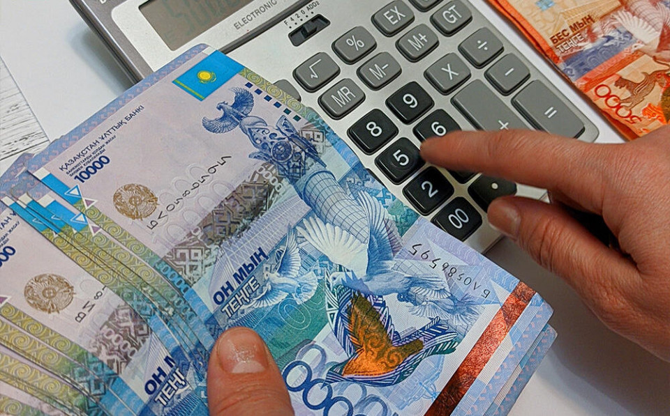 «Zeınetaqy, járdemaqy, aıyppul»: 2026 jyl el turǵyndaryna qandaı ózgeris ákeledi?