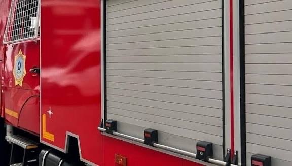 Aqtaýda kópqabatty turǵyn úıde órt shyqty