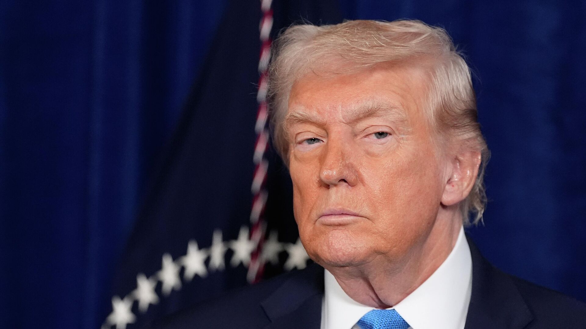 AQSh demokrattary Trampqa ımpıchment jarııalaý máselesin kóterdi