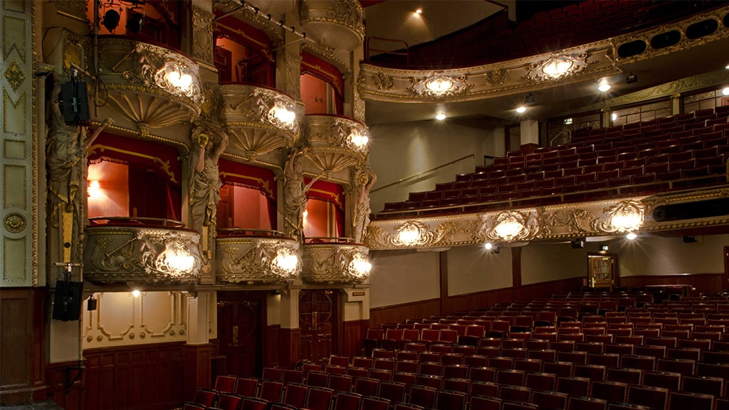 Teatrdaǵy tapqyrlyq