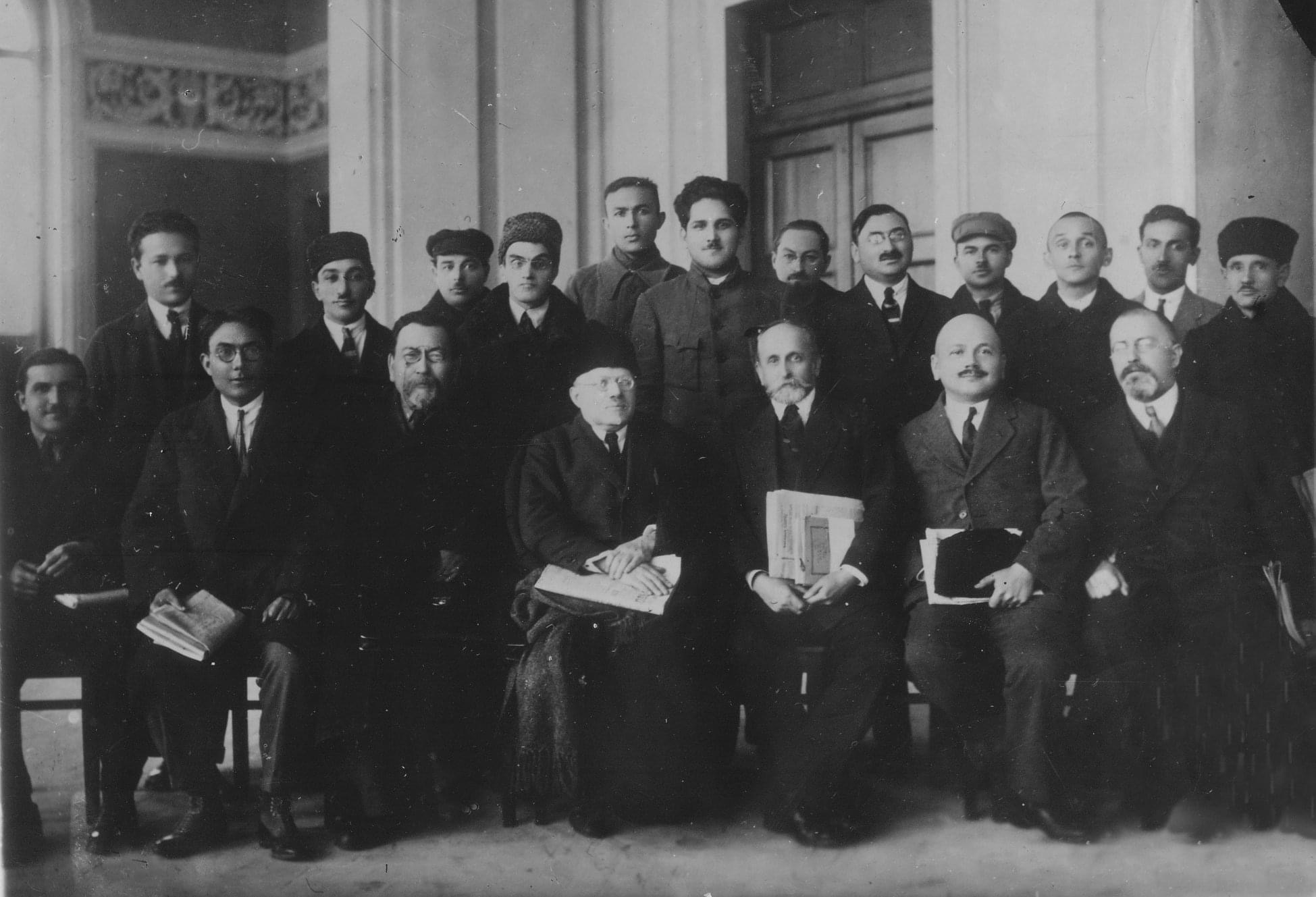 Bakýden bastalǵan ún