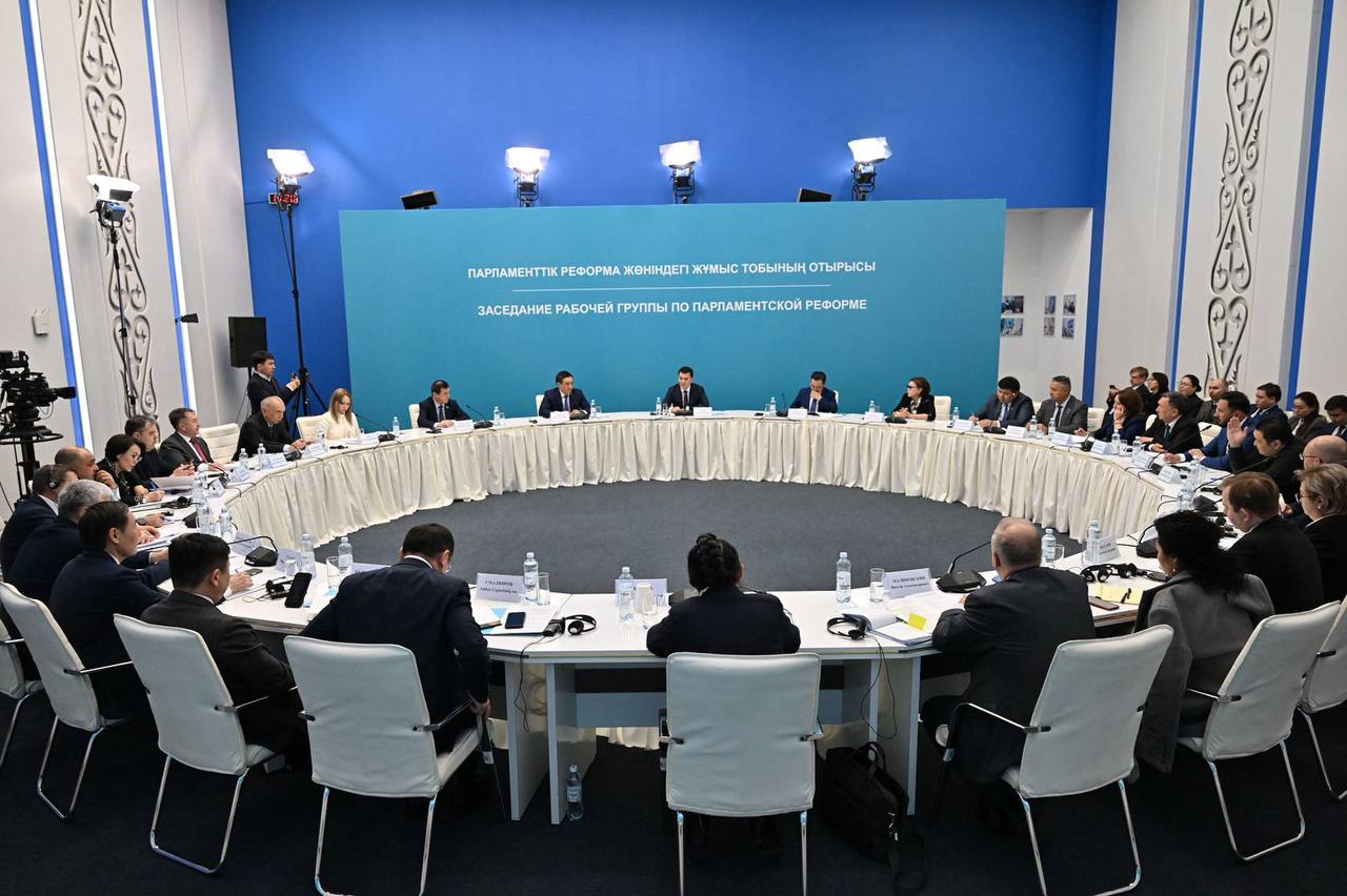 Astanada Parlamenttik reforma máseleleri jónindegi Jumys tobynyń tórtinshi otyrysy ótedi