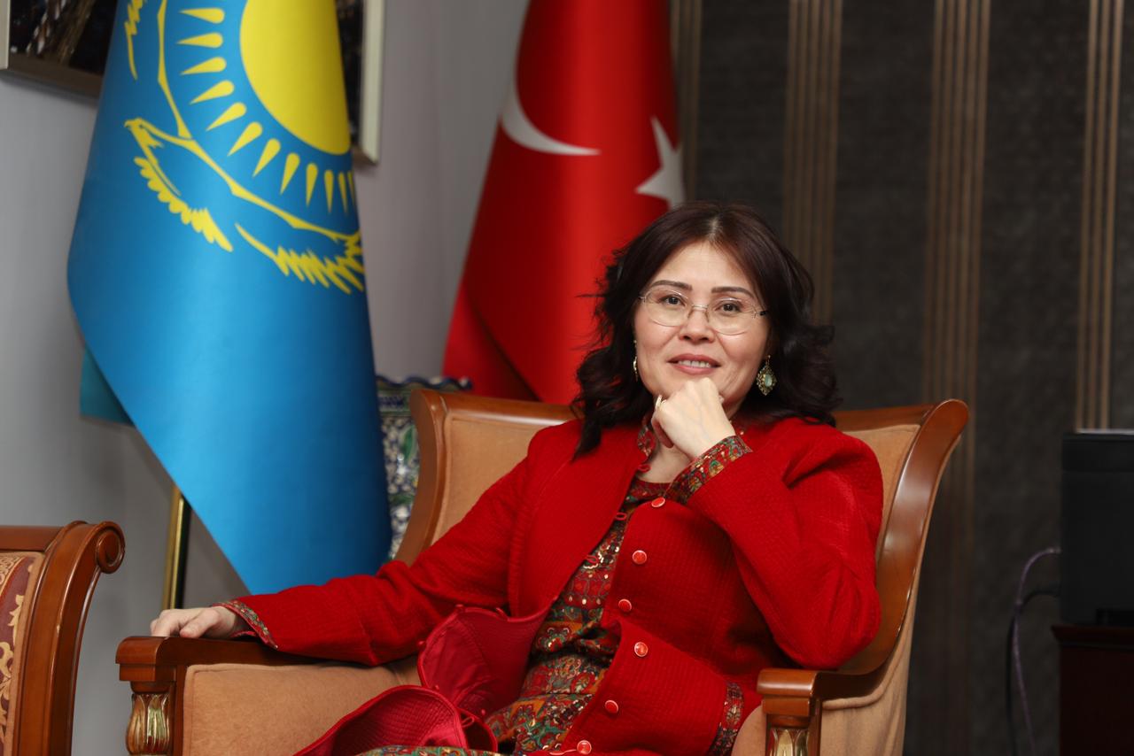 Ádilettilik jáne transformasııalyq kóshbasshylyq