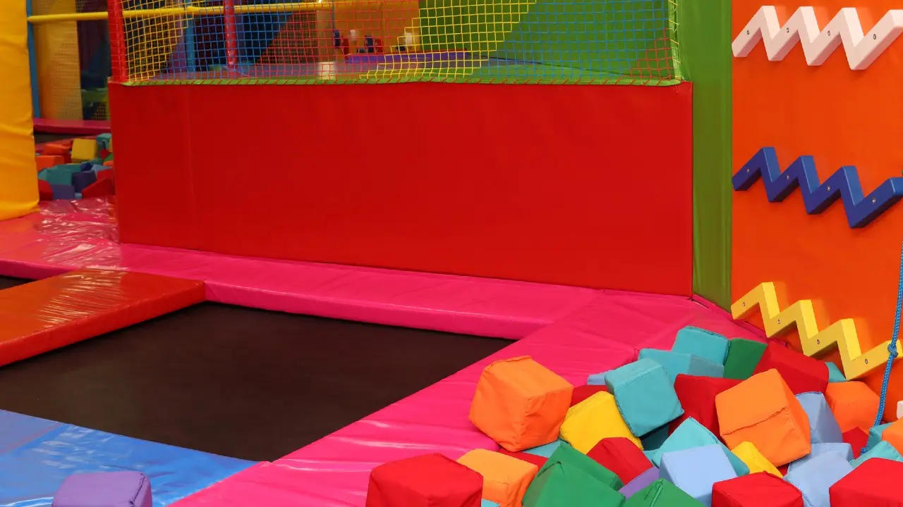 Aqtóbede batýt parkinde sekirgen bala múgedek bolyp qaldy