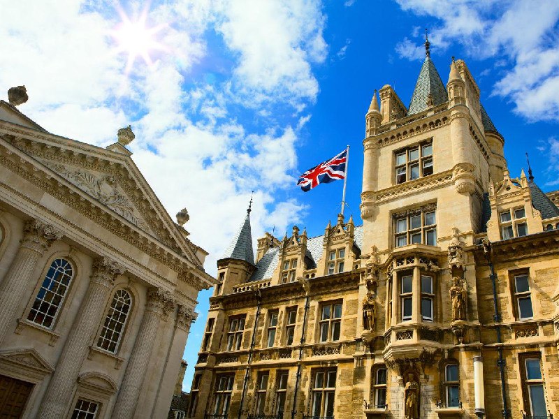 BAÁ óz azamattarynyń Ulybrıtanııada oqýyn qarjylandyrýdy toqtatty