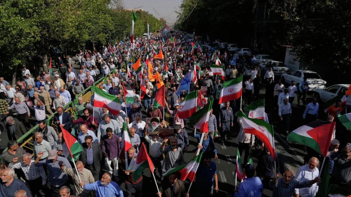 Jaralanǵandar tym kóp: Iran dárigerleri narazylyqtarǵa baılanysty dabyl qaqty