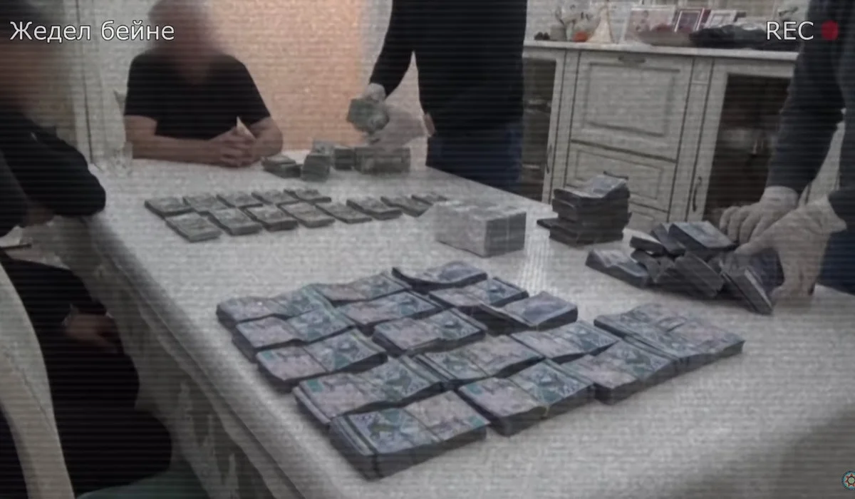 Joǵary laýazymdy sheneýnik para alǵany úshin qamaldy