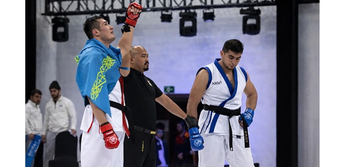 Serjant-sportshy Azııa dodasynda top jardy