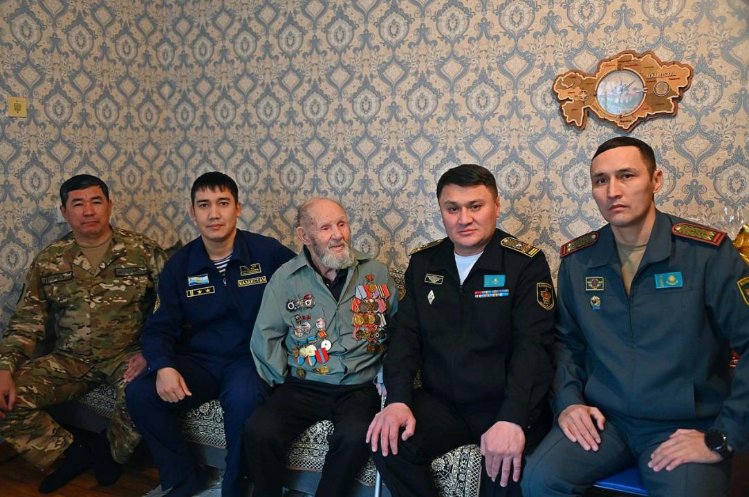 Maıdangerge Qorǵanys mınıstriniń quttyqtaý haty tabystaldy