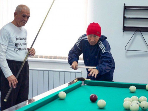 Qarııalarǵa belsendi ómir syılaǵan ortalyq