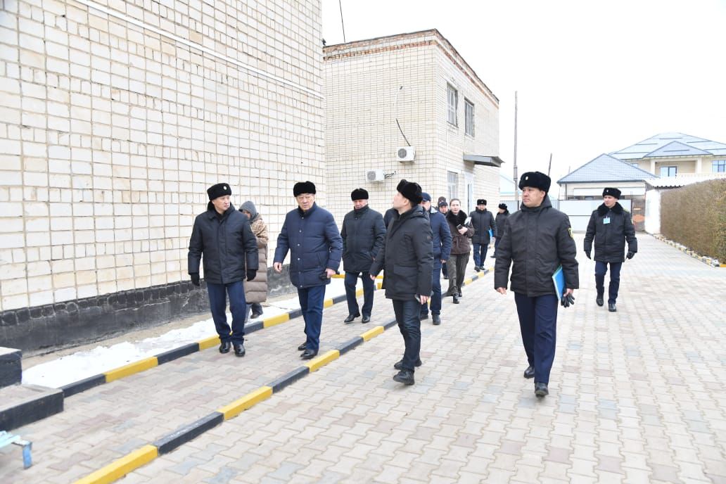 Atyraýdaǵy Jaǵalaý kúzetiniń ǵımaraty apatty jaǵdaıda tur