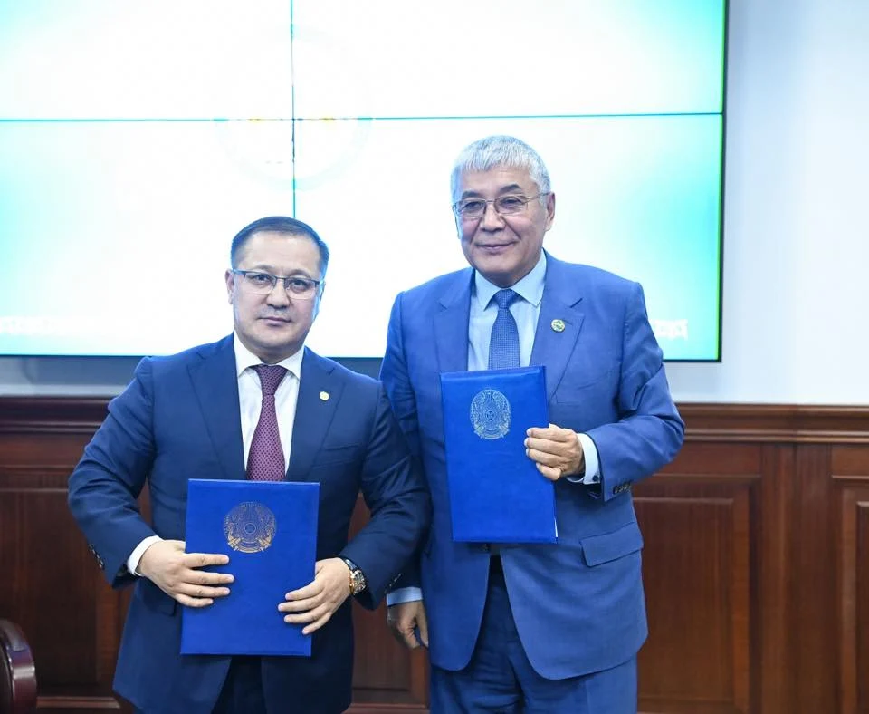 Jeke mektep memleket menshigine berildi