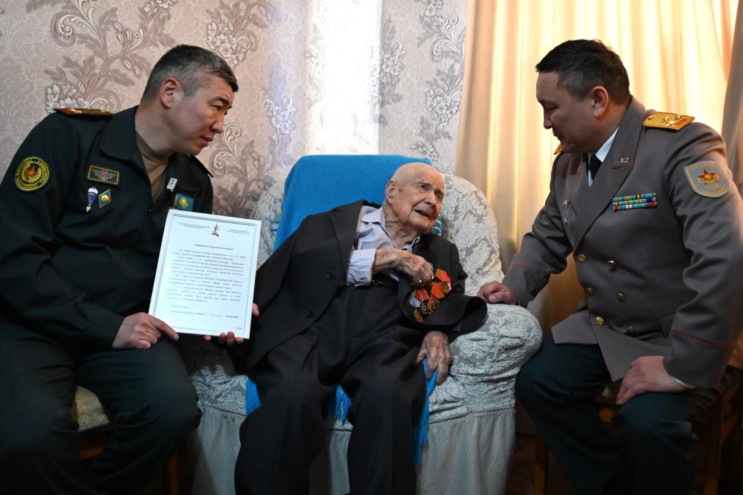 Áskerıler maıdangerdi ǵasyrlyq mereıtoıymen quttyqtady