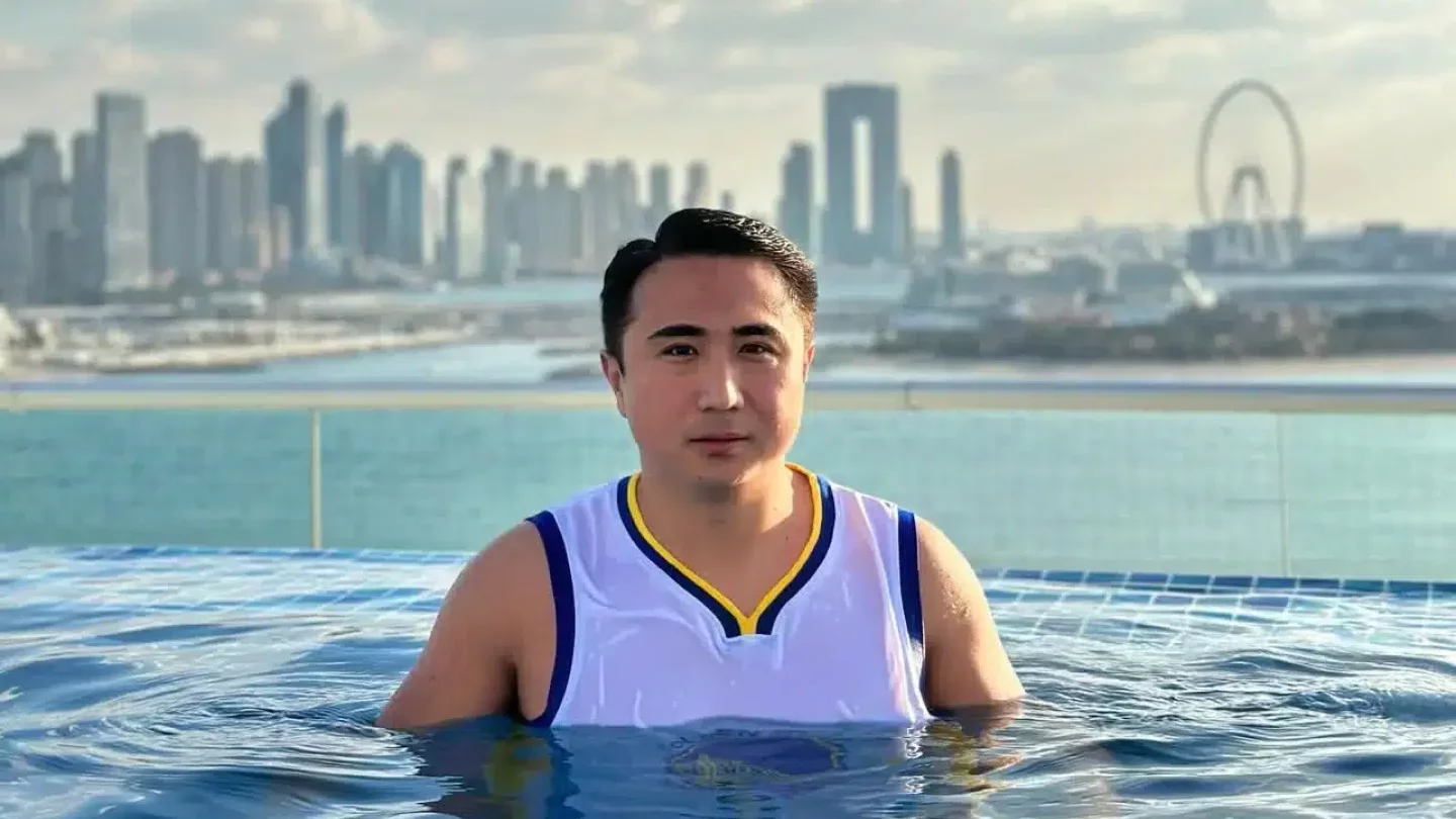 Qarjy monıtorıng agenttigi bloger Qaısar Qamzaǵa nelikten izdeý jarııalaǵanyn aıtty