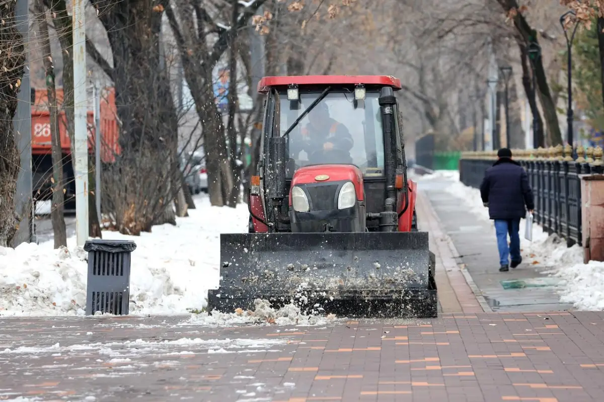 Almatynyń kommýnaldyq qyzmeti kúsheıtilgen jumys tártibine kóshti