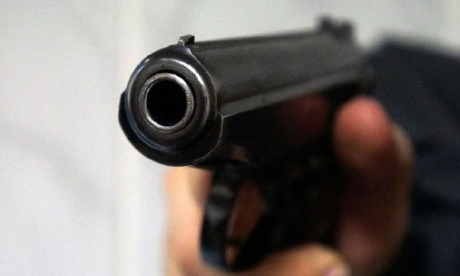 Astanada qarýly er adam «Suńqar» arnaıy jasaǵynyń qyzmetkerine oq atty