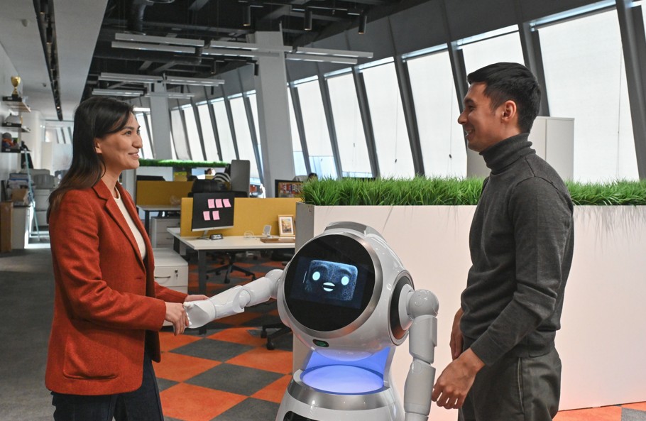 JI-di bilmeı, maqtanba!