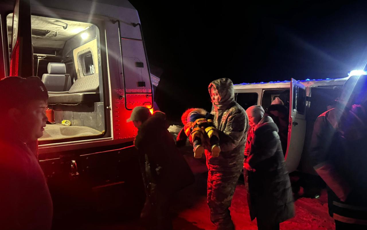 Aqtóbe oblysynda saqyrlaǵan sary aıazda 13 jolaýshy aıdalada qalyp qoıǵan