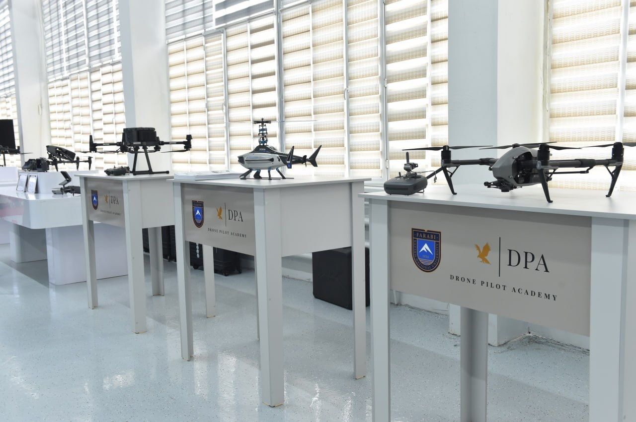 QazUÝ-da Ushqyshsyz avıasııa ortalyǵy ashyldy