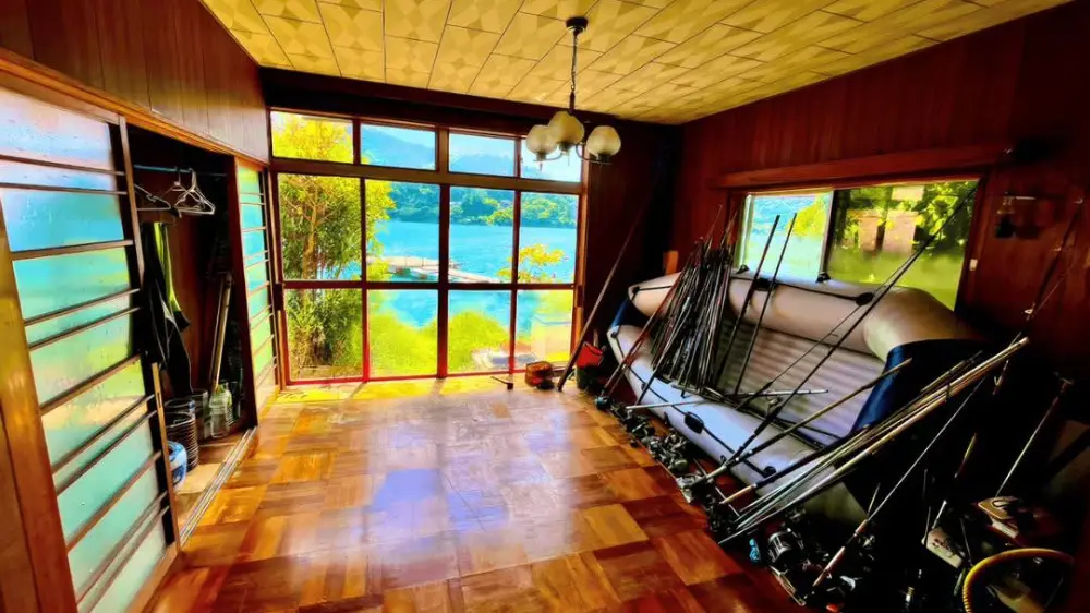 Japonııada teńiz jaǵasyndaǵy úı 6,5 mln teńgege satylymǵa shyqty