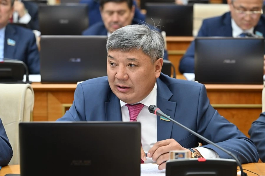 Depýtat: Jol salasy júıeli máselelerden áli aryla almaı otyr