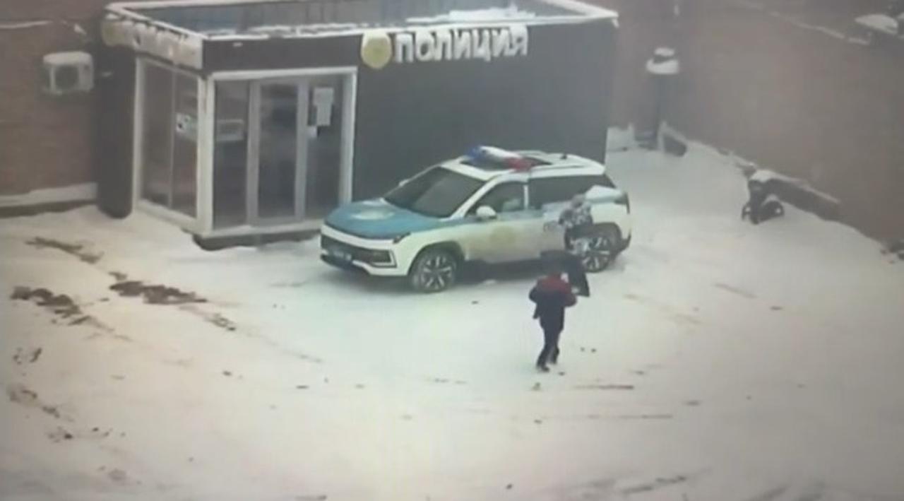 Jambyl oblysynda polıseıler oqýshynyń joǵalǵan telefonyn taýyp berdi