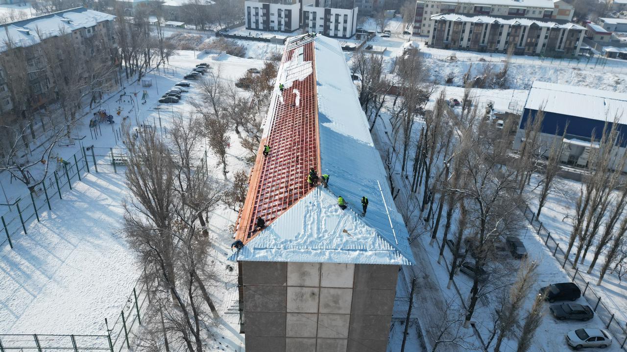 Qarasý aýdanyndaǵy órtengen úıdi qalpyna keltirý jumysy qalaı júrip jatyr?