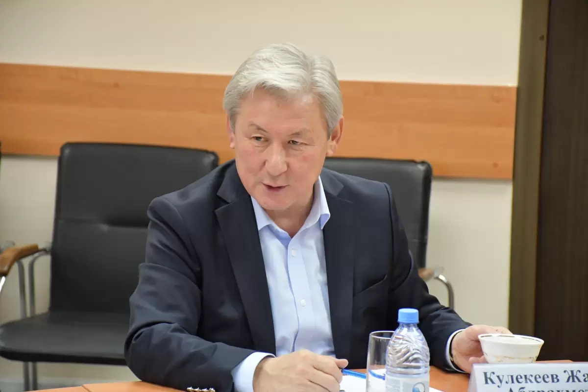 Jaqsybek Kúlekeev: Ǵylymı qyzmet qaǵıdalary Ata Zańmen bekitilýge tıis