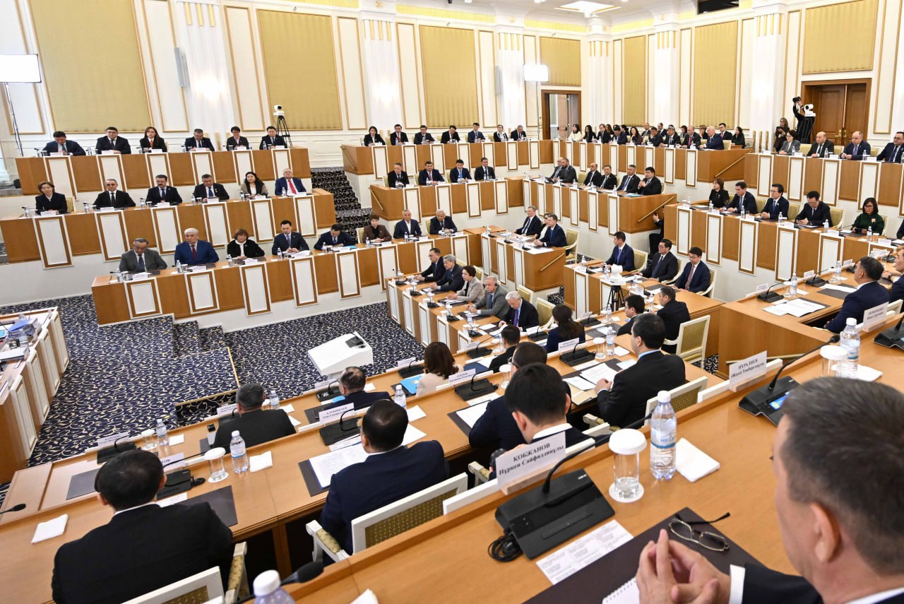 Erlan Qarın: Quryltaı depýtattaryna qoıylatyn qosymsha talaptar konstıtýsııalyq zańda aıqyndalýy múmkin