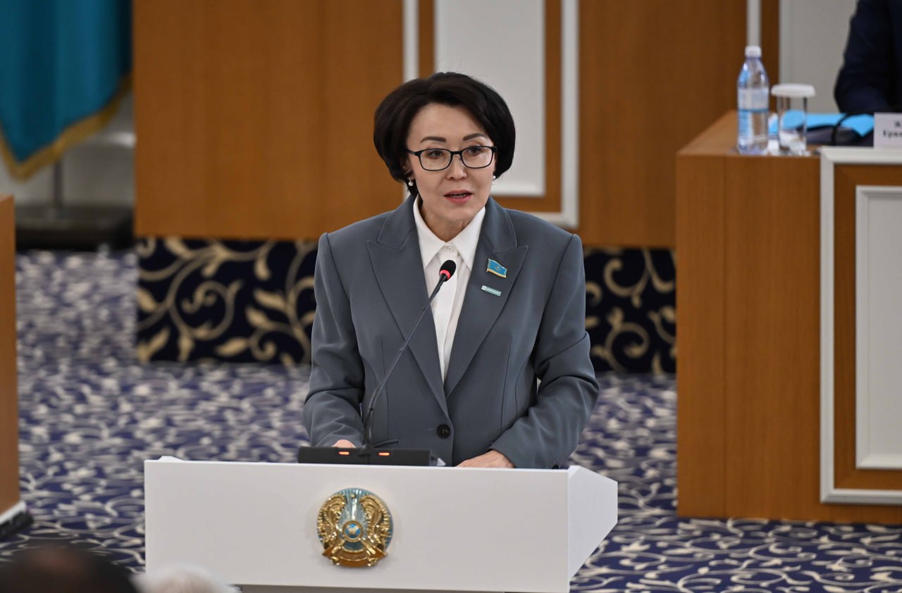 Únzıla Shapaq: Konstıtýsııanyń preambýlasyn jańartý eldiń ıdeologııalyq baǵytyn aıqyndaıdy