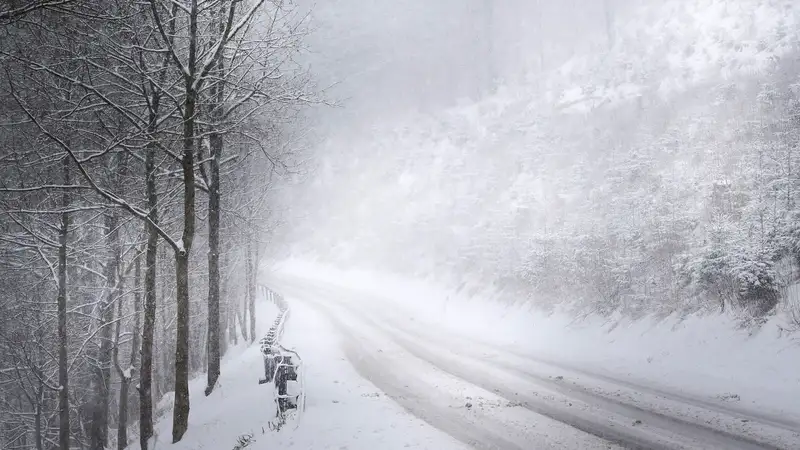 Aldaǵy úsh kúnde aýa raıy qalaı qubylady?