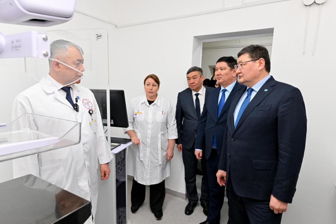 Semeıdegi onkologııalyq ortalyq zamanaýı jabdyqtarmen tolyqty