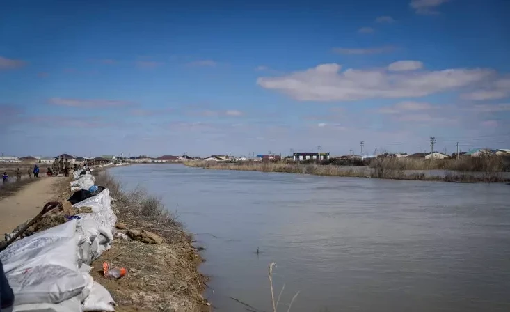 Áýeden barlaý: Shyǵys Qazaqstandaǵy sý tasqyny qaýpi bar aımaqtar tekserildi