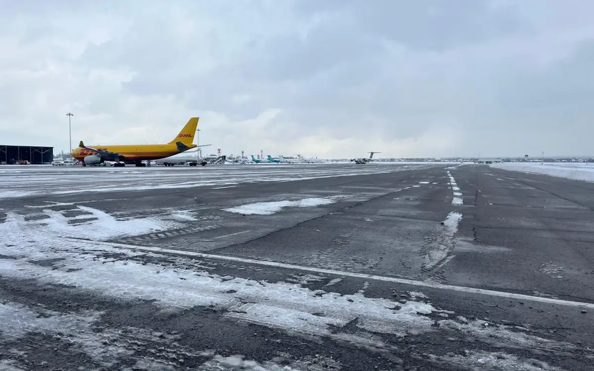 Almatyda Air Astana reısteri tumanǵa baılanysty keshigip jatyr