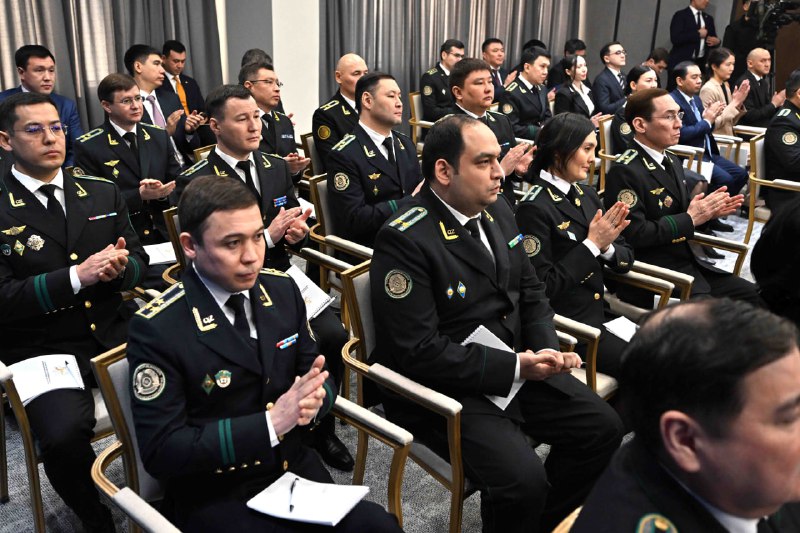 Toqaev: Bıznestiń damýyn tejeıtin kedergilerdi joıý kerek