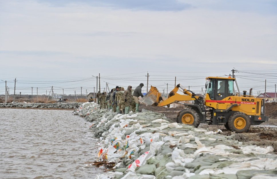 Sý tasqynyna daıyndyq kúsheıtildi