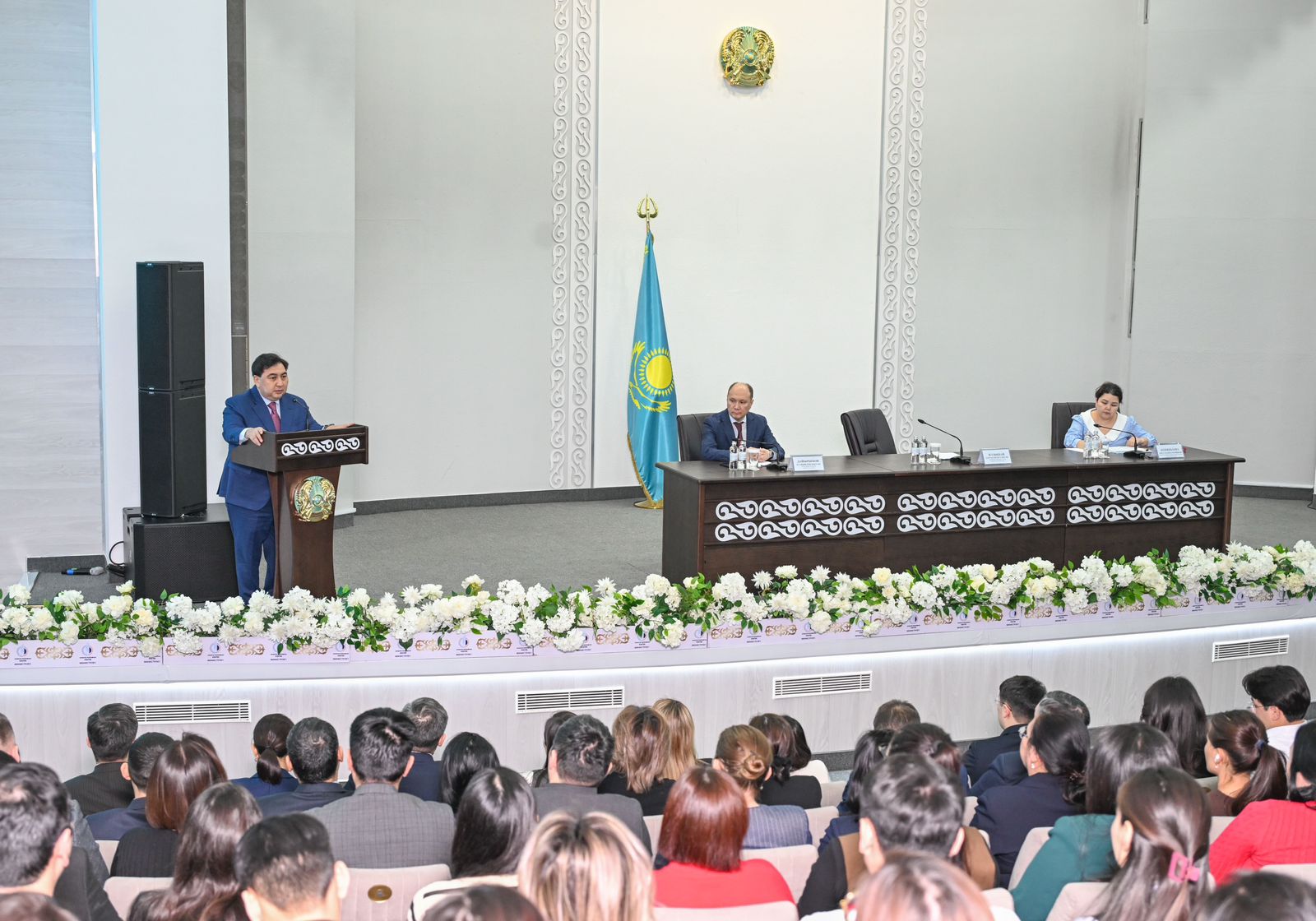 Darhan Jazyqbaı: Memlekettik qyzmetshi qoǵam senimine ıe tulǵa bolýy tıis