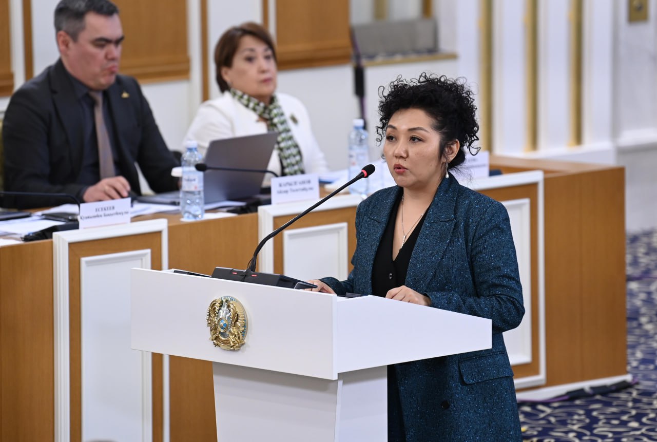 Qarlyǵash Jamanqulova: Jańa Konstıtýsııa sóz bostandyǵymen qatar shyǵarmashylyq erkindikti de qorǵaıdy