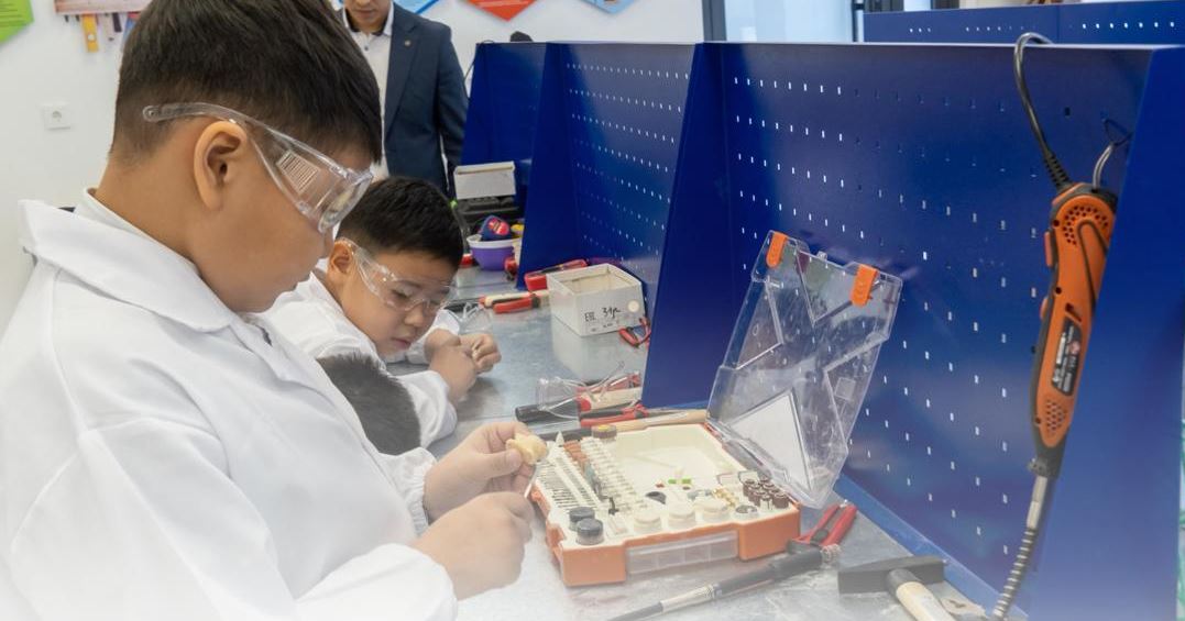 1,1 mln-nan astam oqýshynyń oqý jaǵdaıy jaqsardy